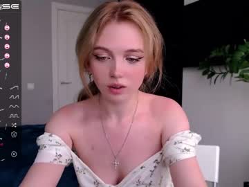 webcam girl small_blondee image #1926072