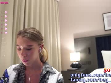 webcam girl heyhorny_cb image #4641894