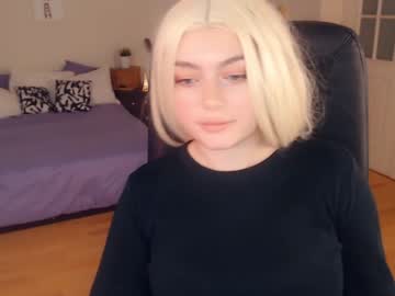 webcam girl jenny_newee image #273457