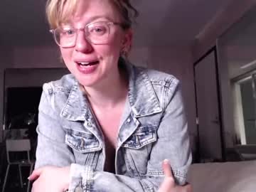 webcam girl pretendlunch image #1347423