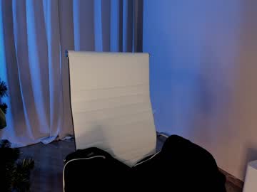 webcam girl hollyextra image #8568374