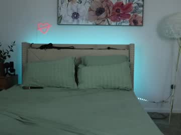 webcam couple ari_lovexo image #8293391