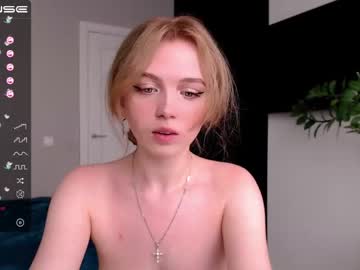 webcam girl small_blondee image #1925677