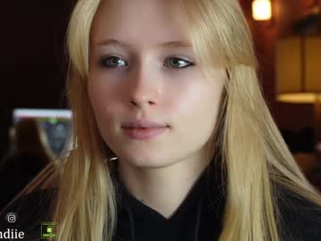 webcam girl bestblondiiecb image #6148926