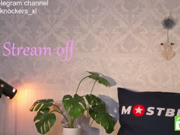 webcam girl ella_knockers_xl image #8459057