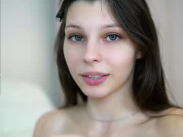 webcam girl peek_in_my_window image #7622986