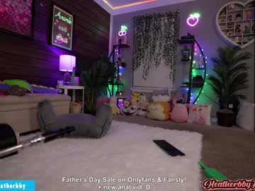 webcam girl heatherbby9 image #2036817