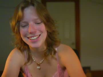 webcam girl crimsonxrapture image #2200991