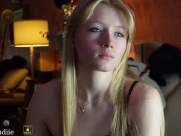 webcam girl bestblondiiecb image #6723742