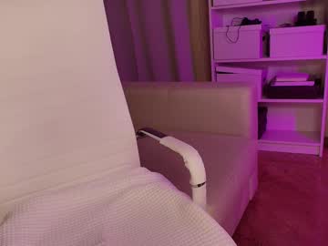 webcam girl hollyextra image #9315057