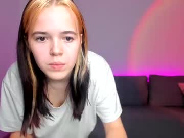 webcam girl renee_whi image #3198468