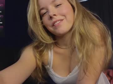 webcam girl milly_shy image #7862229