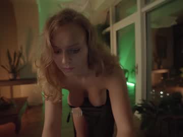 webcam girl chillwithkira image #843619