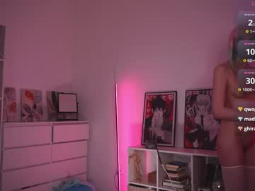 webcam girl holliwould_ image #8126169