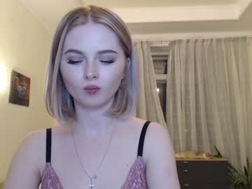 webcam girl yvaine777 image #1223635