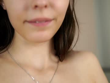 webcam girl peek_in_my_window image #7601102
