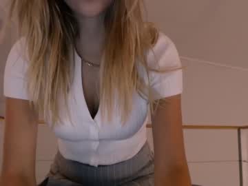 webcam girl bitter_moon image #3936502