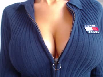 webcam girl eat_mee_out image #2693834