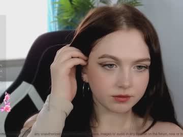 webcam girl small_blondee image #6917960