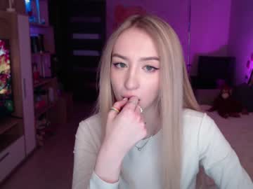 webcam girl gudeeetama image #310658