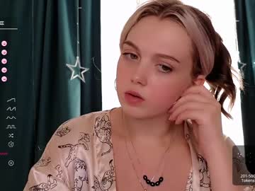webcam girl small_blondee image #5220429