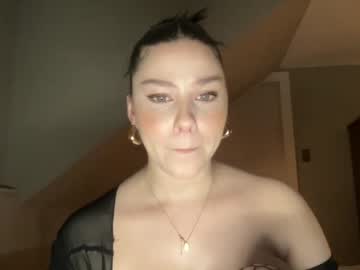 webcam girl novavangogh image #5671066
