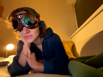 webcam girl fliegerfrau image #8386737