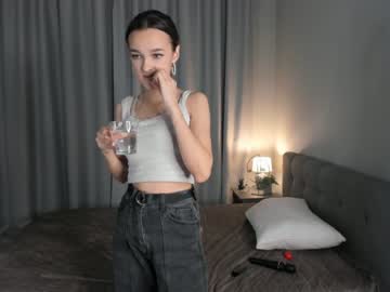 webcam girl more_wine_here_sweetie image #5738809