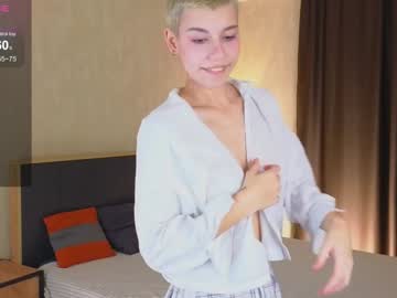 webcam girl riskyteasse image #8198972