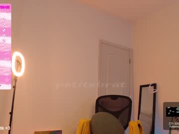 webcam girl petitebrat image #4579816