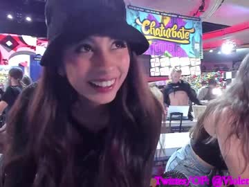 webcam girl violetttflowers image #3506677