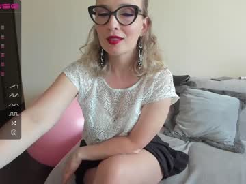 webcam girl emilymilf__ image #4675677