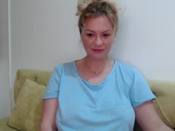 webcam girl kiradivine image #1919490