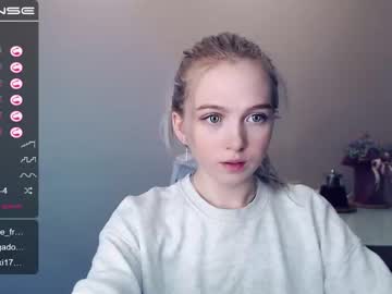 webcam girl small_blondee image #556757