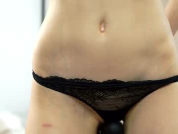 webcam girl peek_in_my_window image #7330211