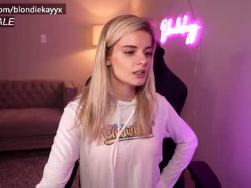 webcam girl blondiekayy image #2265955