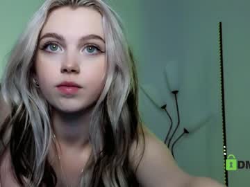 webcam girl small_blondee image #4939403