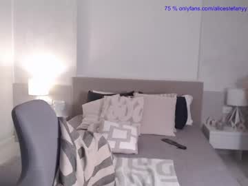 webcam girl smileyouarehere image #7437299