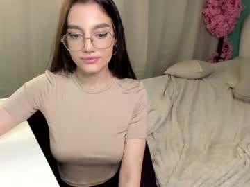 webcam girl bellaroggers image #3232157