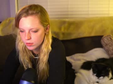 webcam girl crimsonxrapture image #472070