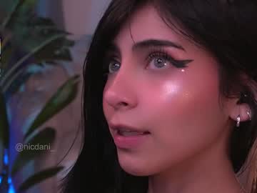webcam girl nicdani_1 image #9290178