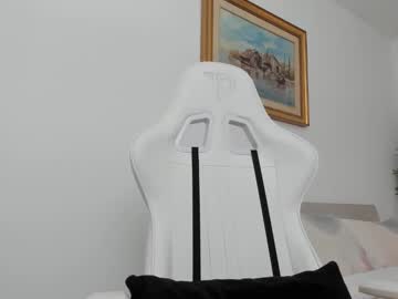 webcam girl christine0990__ image #9701271
