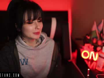 webcam girl raven_alternative image #6113988