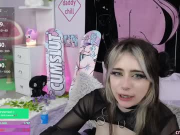 webcam girl crimsonkitten image #8510450