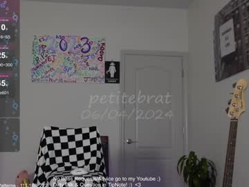 webcam girl petitebrat image #7133359