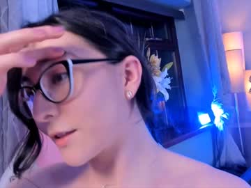webcam girl littlee33 image #3864664