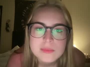 webcam girl sarahmartin420 image #4695732