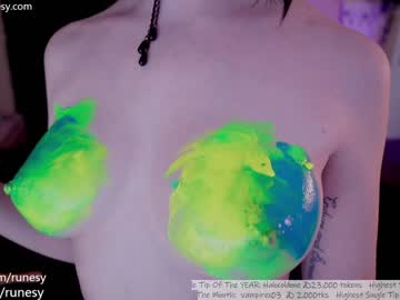 webcam girl runesy image #5842820
