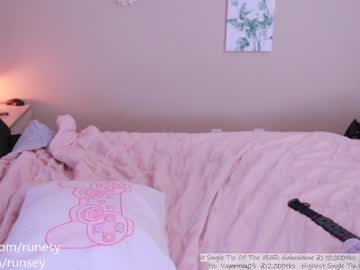 webcam girl runesy image #1577871