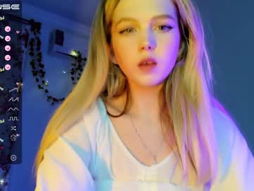 webcam girl small_blondee image #3943096